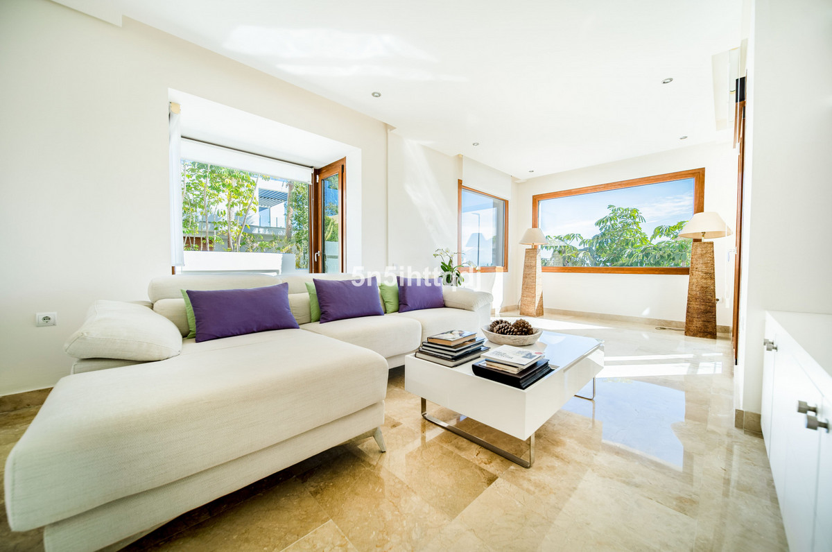 Villas de 5 dormitorios en venta en Benahavís – R5338090 Villas de 5 dormitorios en venta en Benahavís – R5338090