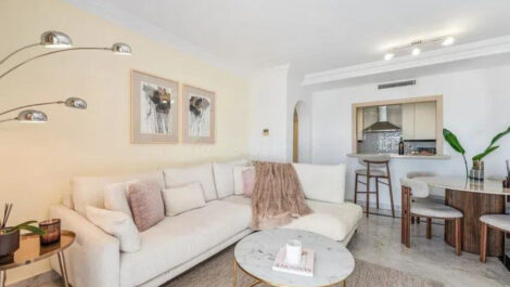 2 bedroom Apartments for sale in Puerto Banús – R5420974