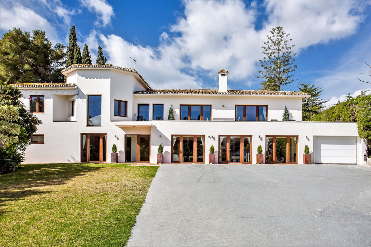 Villas de 7 dormitorios en venta en San Pedro de Alcántara – R5414920 Villas de 7 dormitorios en venta en San Pedro de Alcántara – R5414920