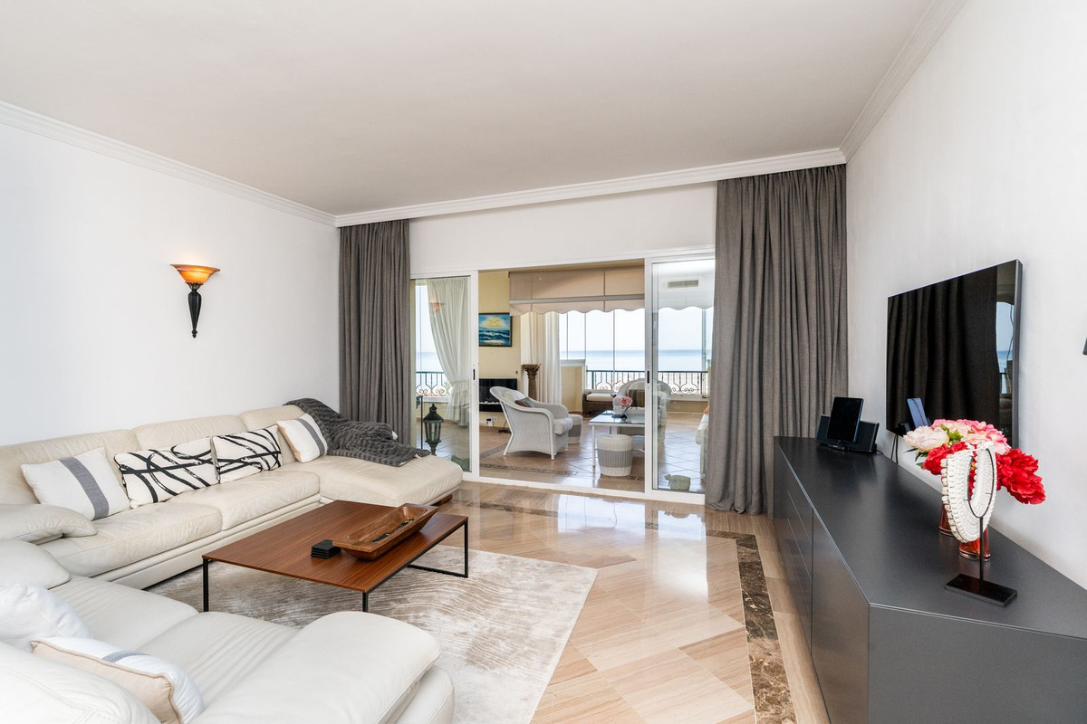 3 bedroom Apartments for sale in Elviria – R5419933 3 bedroom Apartments for sale in Elviria – R5419933