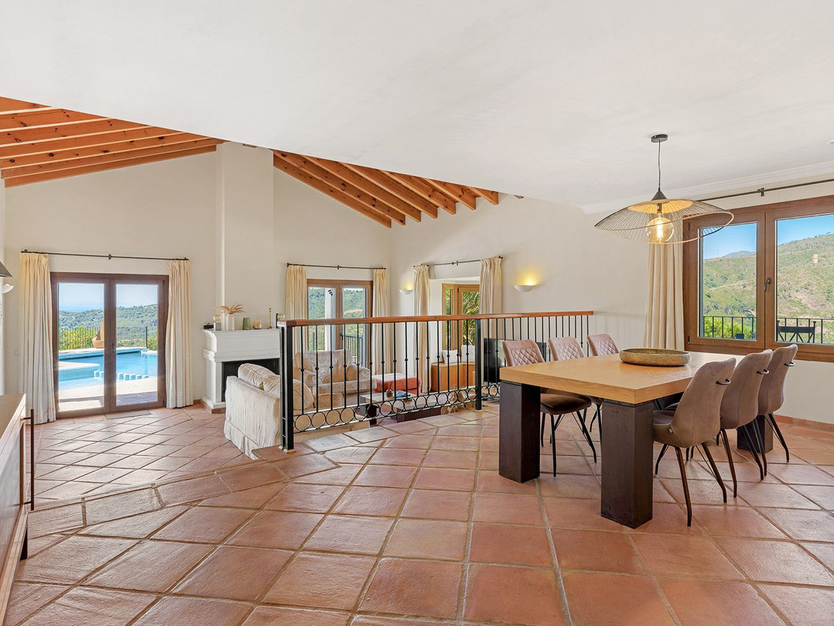 5 bedroom Villas for sale in Benahavís – R5407639 5 bedroom Villas for sale in Benahavís – R5407639