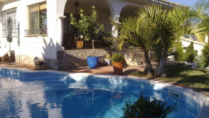 7 bedroom Villas for sale in Nueva Andalucía – R151353 7 bedroom Villas for sale in Nueva Andalucía – R151353 in