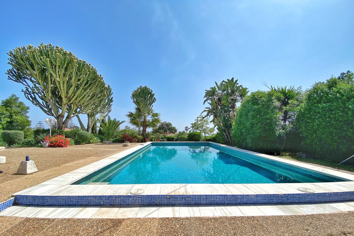 4 bedroom Villas for sale in Marbella – R2308304 4 bedroom Villas for sale in Marbella – R2308304