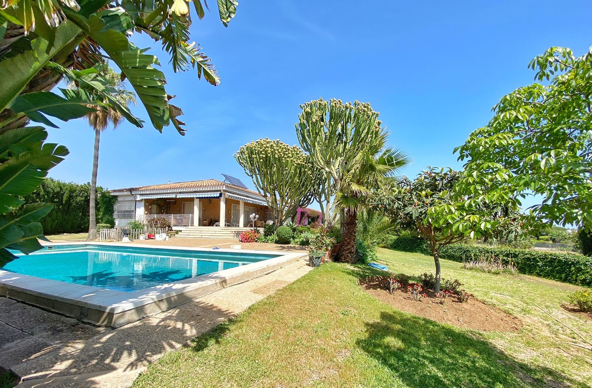4 bedroom Villas for sale in Marbella – R2308304 4 bedroom Villas for sale in Marbella – R2308304