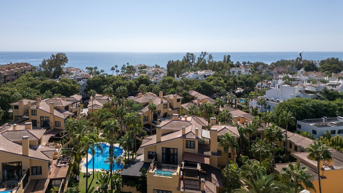 2 bedroom Apartments for sale in Puerto Banús – R5201335 2 bedroom Apartments for sale in Puerto Banús – R5201335