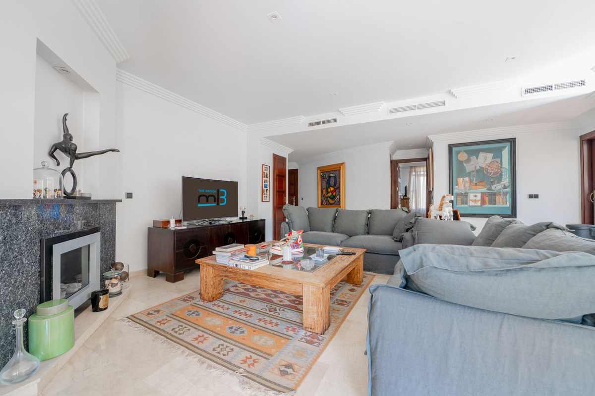 2 bedroom Apartments for sale in Puerto Banús – R5201335 2 bedroom Apartments for sale in Puerto Banús – R5201335