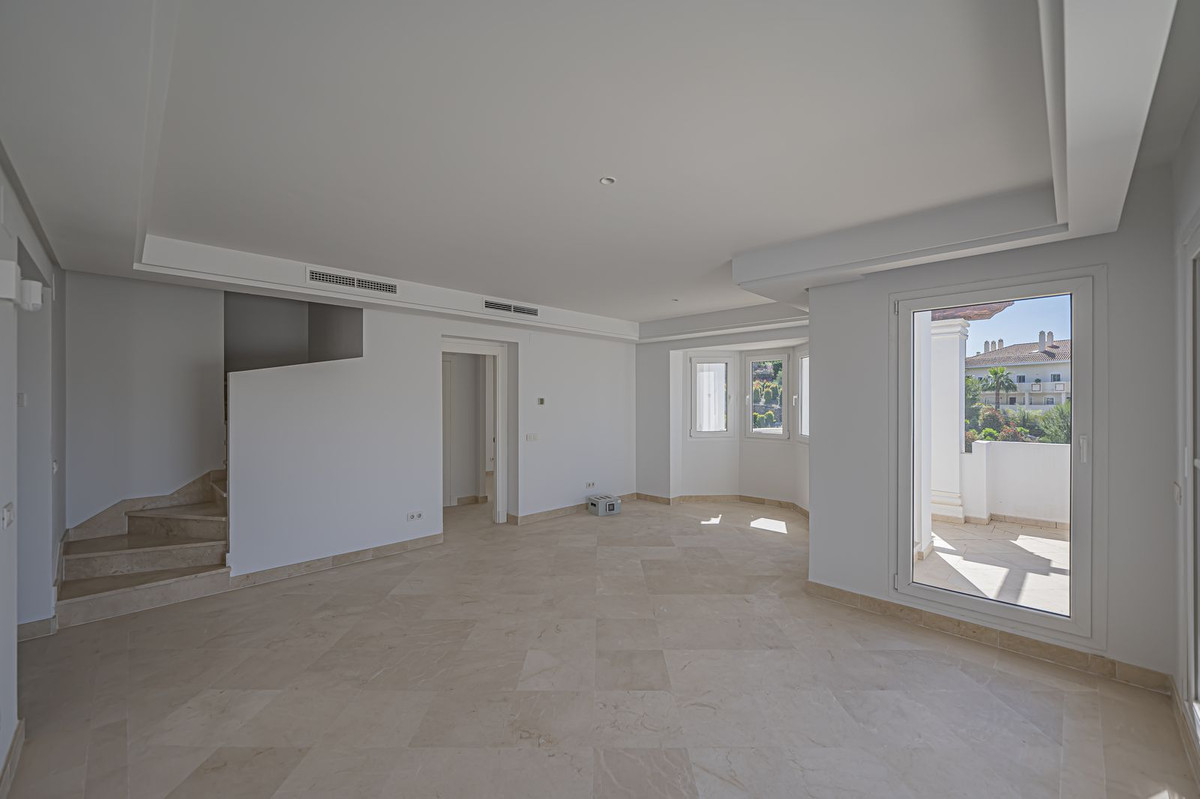 Aticos de 2 dormitorios en venta en Nueva Andalucía – R5376055 Aticos de 2 dormitorios en venta en Nueva Andalucía – R5376055