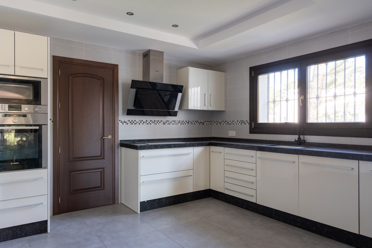 Villas de 4 dormitorios en venta en El Rosario – R5429806