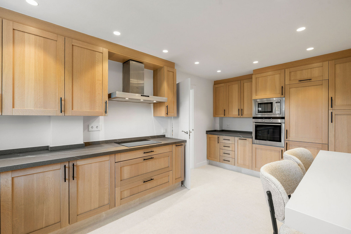 Adosados de 4 dormitorios en venta en Nueva Andalucía – R5075620 Adosados de 4 dormitorios en venta en Nueva Andalucía – R5075620