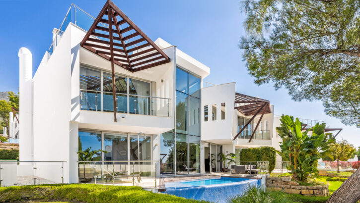 Adosados de 5 dormitorios en venta en Sierra Blanca – R4407997 Adosados de 5 dormitorios en venta en Sierra Blanca – R4407997 en