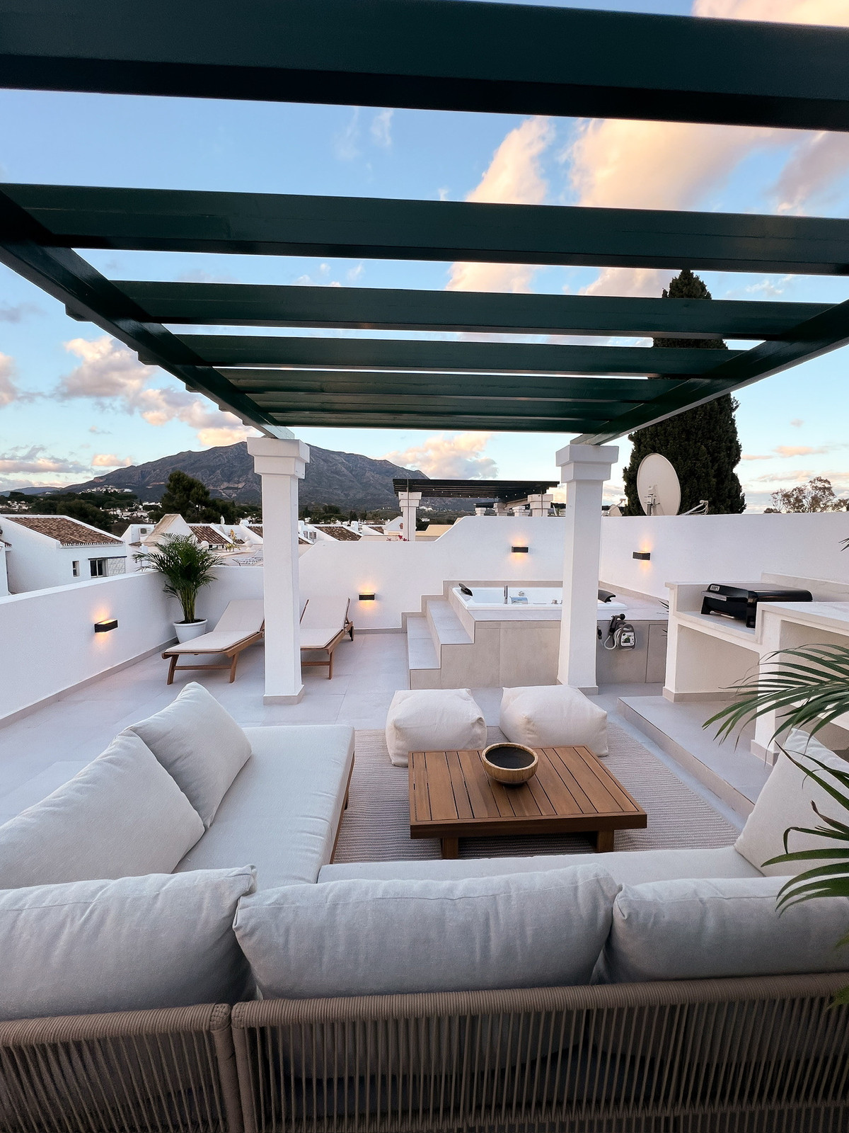 Apartamentos de 3 dormitorios en venta en Nueva Andalucía – R4970533 Apartamentos de 3 dormitorios en venta en Nueva Andalucía – R4970533