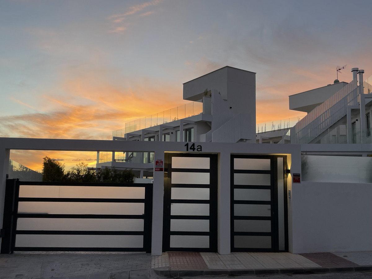 4 bedroom Villas for sale in Marbella – R5204827 4 bedroom Villas for sale in Marbella – R5204827