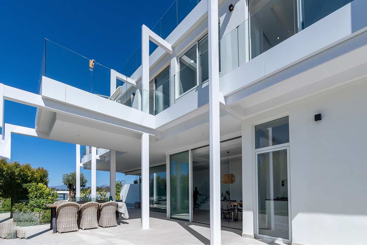 4 bedroom Villas for sale in Marbella – R5204827 4 bedroom Villas for sale in Marbella – R5204827