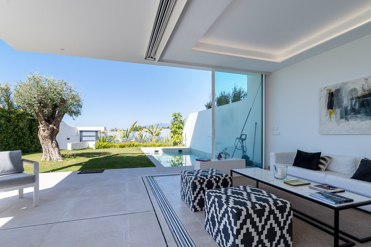 4 bedroom Villas for sale in Marbella – R5204827 4 bedroom Villas for sale in Marbella – R5204827