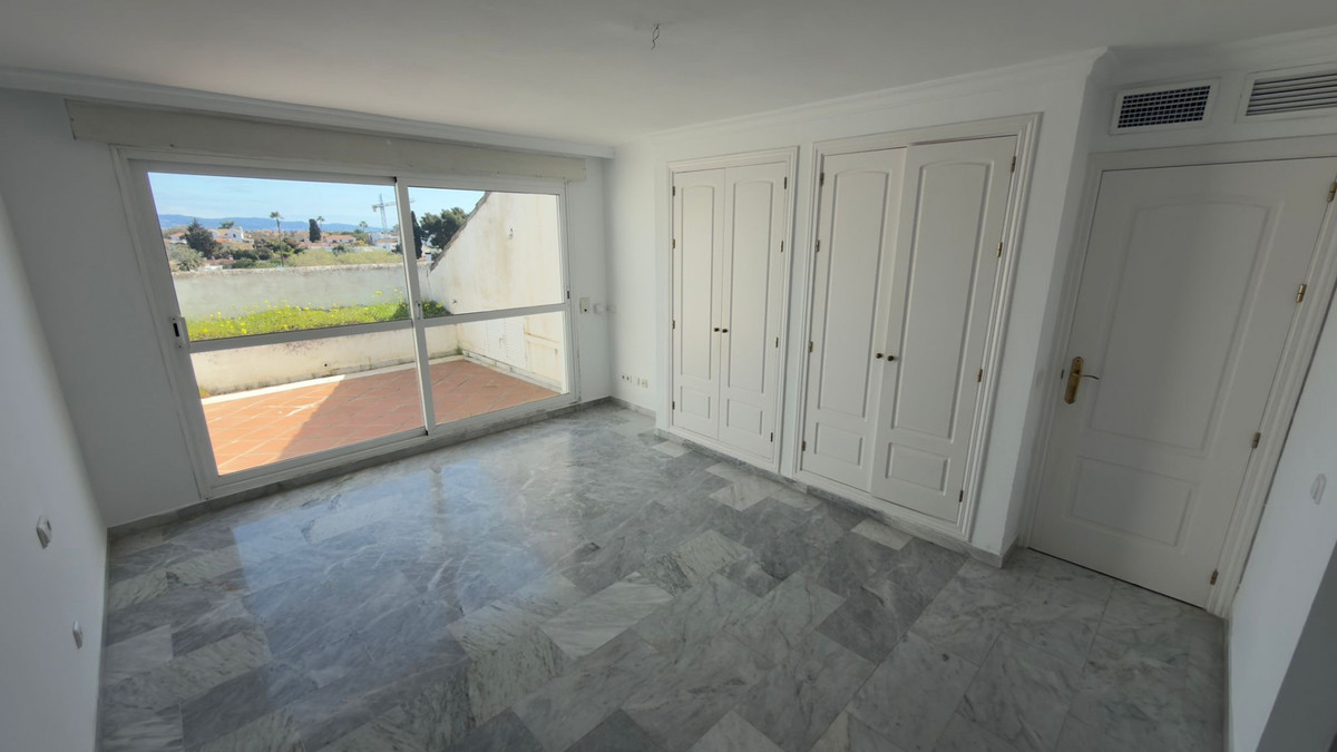 5 bedroom Apartments for sale in Guadalmina Baja – R5391661 5 bedroom Apartments for sale in Guadalmina Baja – R5391661