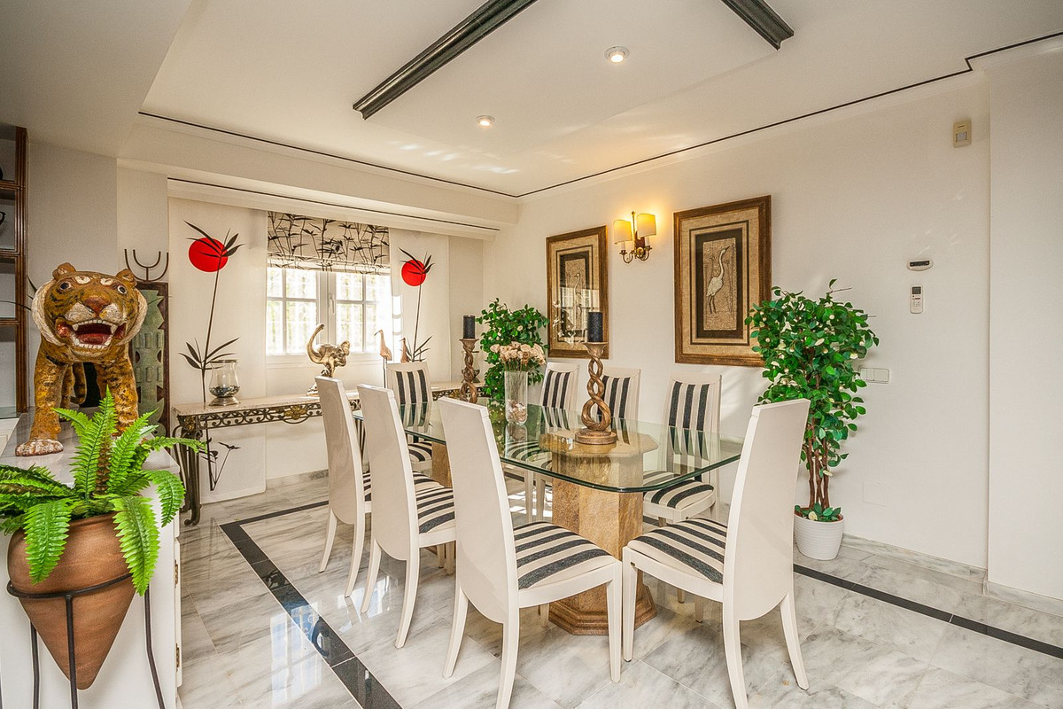 Villas de 5 dormitorios en venta en Calahonda – R5343208 Villas de 5 dormitorios en venta en Calahonda – R5343208