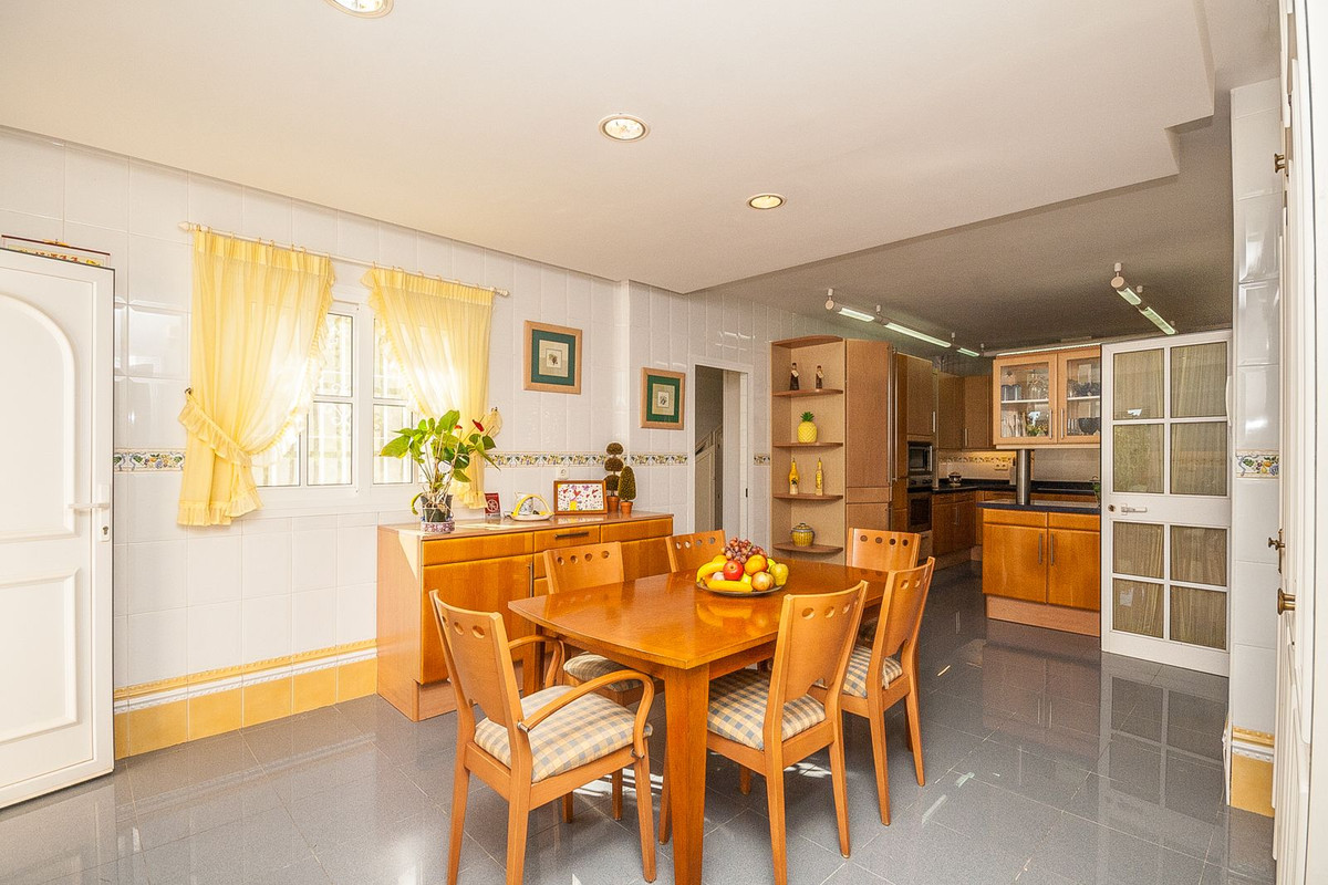 Villas de 5 dormitorios en venta en Calahonda – R5343208 Villas de 5 dormitorios en venta en Calahonda – R5343208