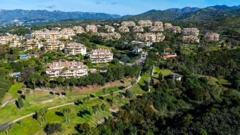 3 bedroom Apartments for sale in Elviria Hills – R5348806