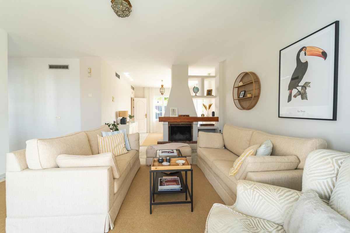 4 bedroom Villas for sale in Elviria – R5418922 4 bedroom Villas for sale in Elviria – R5418922