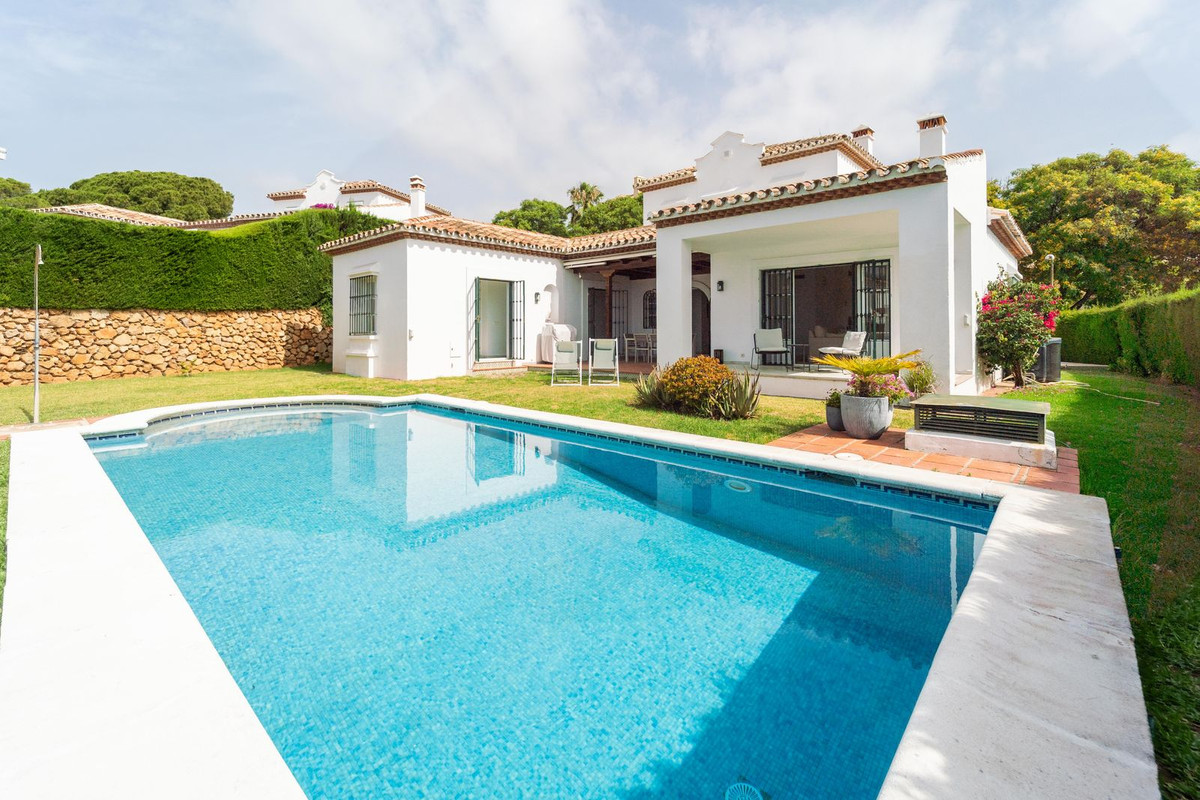 4 bedroom Villas for sale in Elviria – R5418922 4 bedroom Villas for sale in Elviria – R5418922
