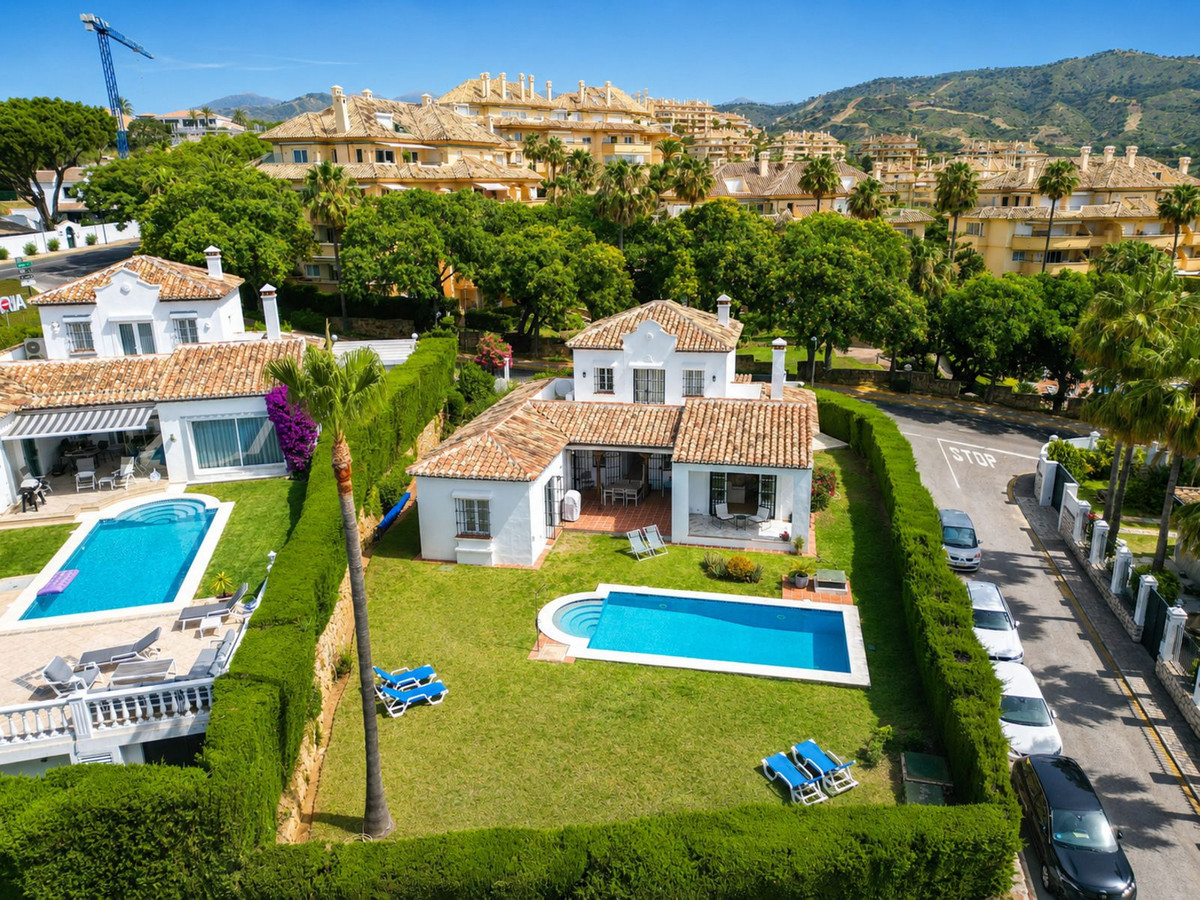4 bedroom Villas for sale in Elviria – R5418922 4 bedroom Villas for sale in Elviria – R5418922