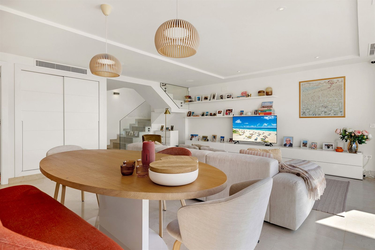 3 bedroom Apartments for sale in Nueva Andalucía – R5333335