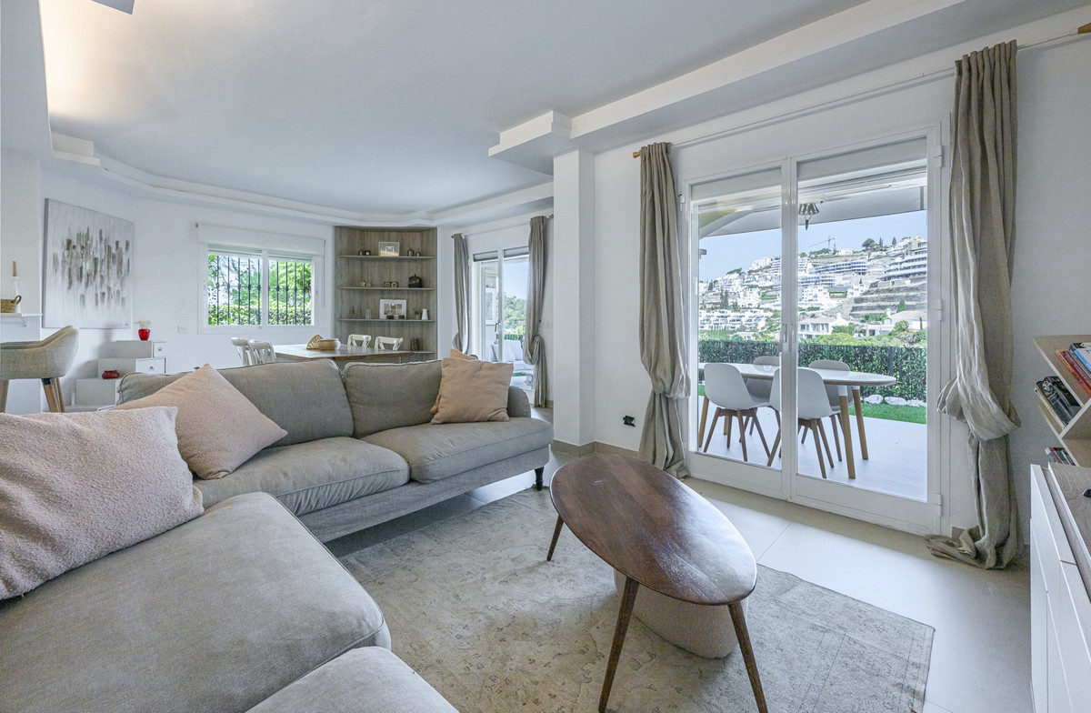 Apartamentos de 3 dormitorios en venta en Benahavís – R5426362 Apartamentos de 3 dormitorios en venta en Benahavís – R5426362