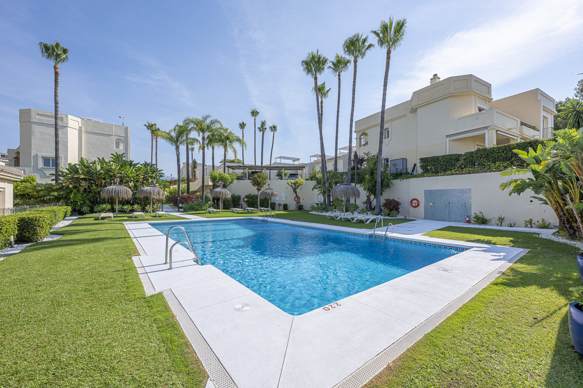 Apartamentos de 3 dormitorios en venta en Benahavís – R5426362 Apartamentos de 3 dormitorios en venta en Benahavís – R5426362