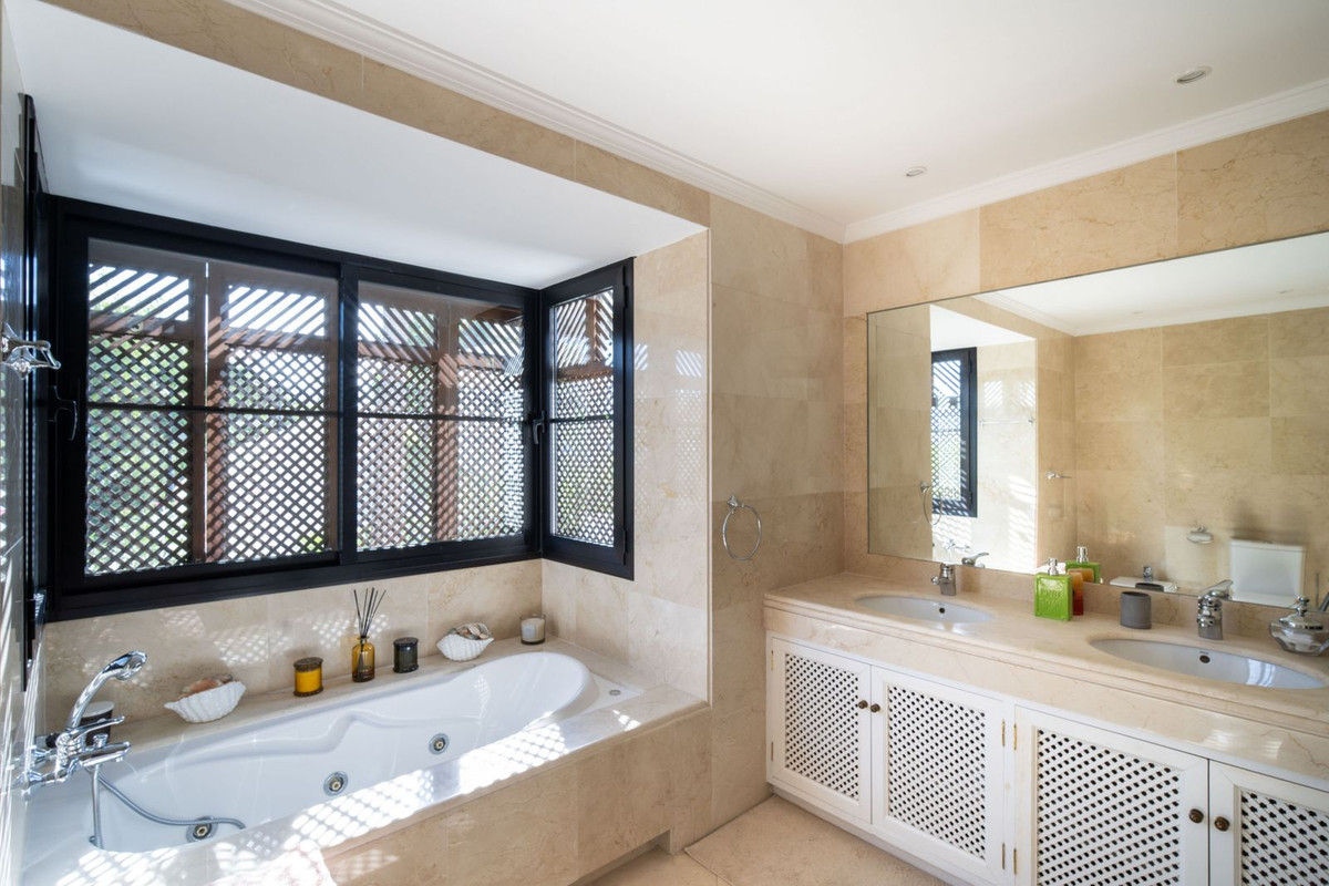 Villas de 4 dormitorios en venta en La Quinta – R4918171 Villas de 4 dormitorios en venta en La Quinta – R4918171
