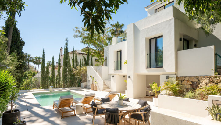 Villas de 5 dormitorios en venta en Nueva Andalucía – R5032501 Villas de 5 dormitorios en venta en Nueva Andalucía – R5032501 en