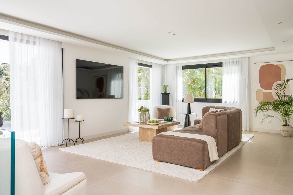 5 bedroom Villas for sale in Nueva Andalucía – R5032501 5 bedroom Villas for sale in Nueva Andalucía – R5032501