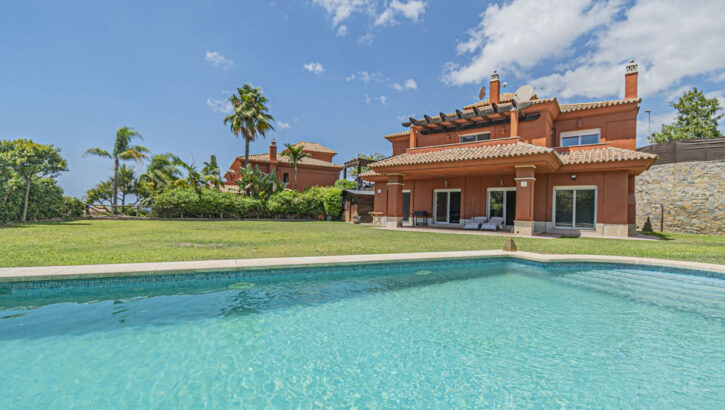 5 bedroom Villas for sale in Marbella – R5075440 5 bedroom Villas for sale in Marbella – R5075440 in