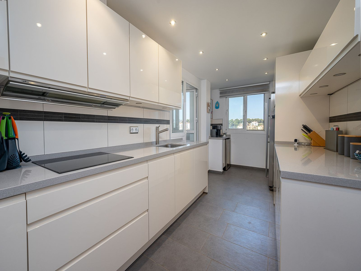 3 bedroom Apartments for sale in La Cala de Mijas – R5412166