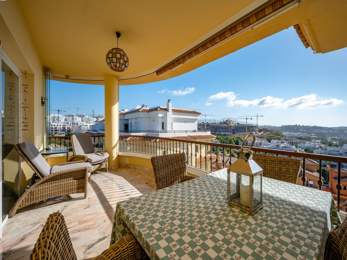 3 bedroom Apartments for sale in La Cala de Mijas – R5412166
