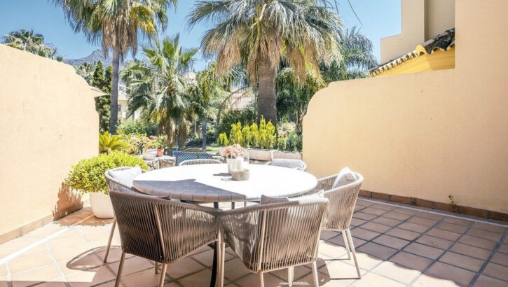 Pareados de 4 dormitorios en venta en Milla de Oro – R5162563 Pareados de 4 dormitorios en venta en Milla de Oro – R5162563 en