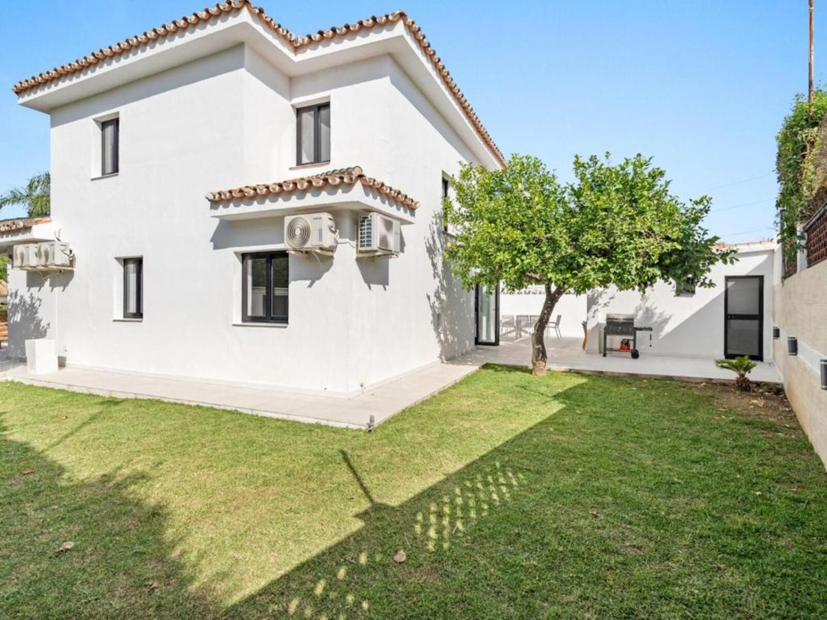 6 bedroom Villas for sale in Marbella – R5444929 6 bedroom Villas for sale in Marbella – R5444929