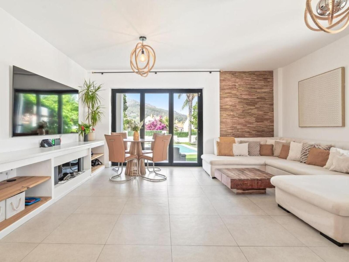 6 bedroom Villas for sale in Marbella – R5444929 6 bedroom Villas for sale in Marbella – R5444929