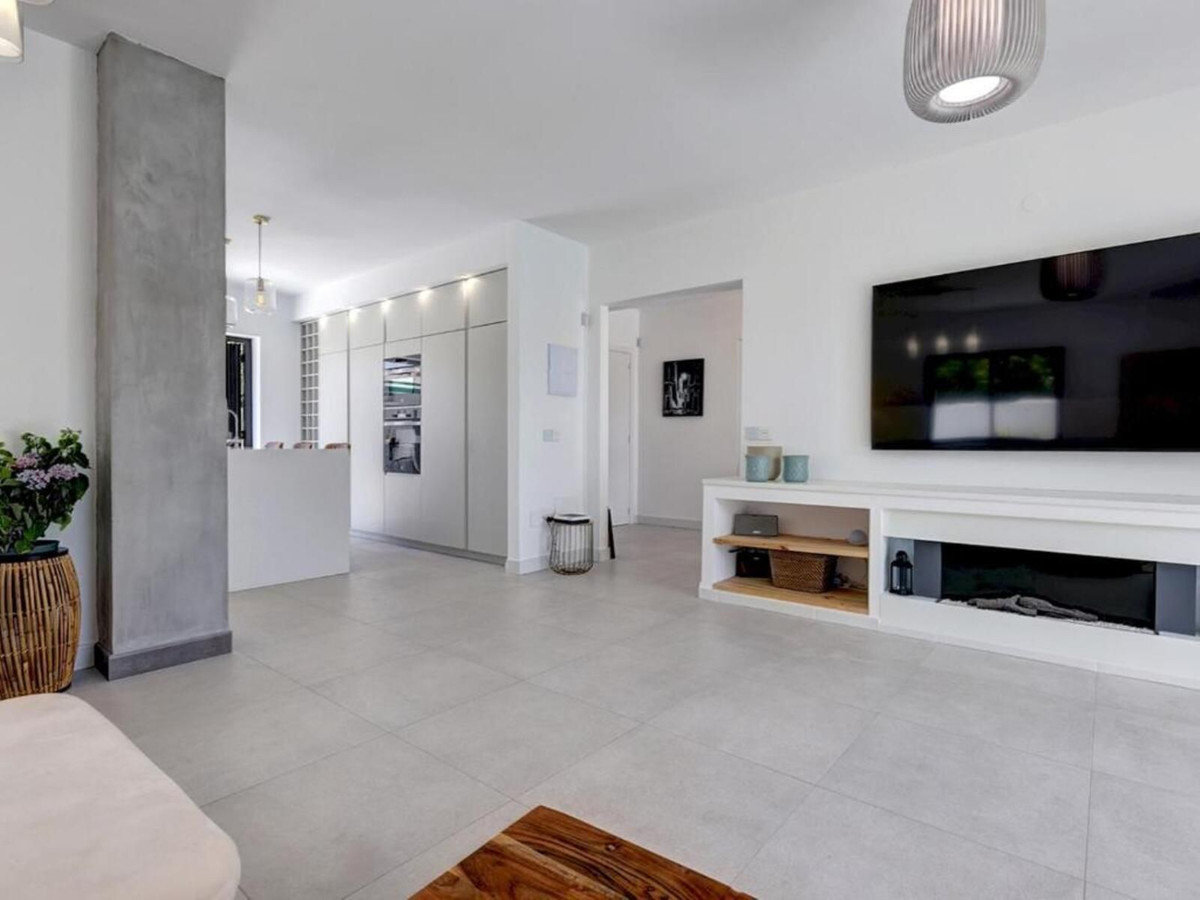 6 bedroom Villas for sale in Marbella – R5444929 6 bedroom Villas for sale in Marbella – R5444929