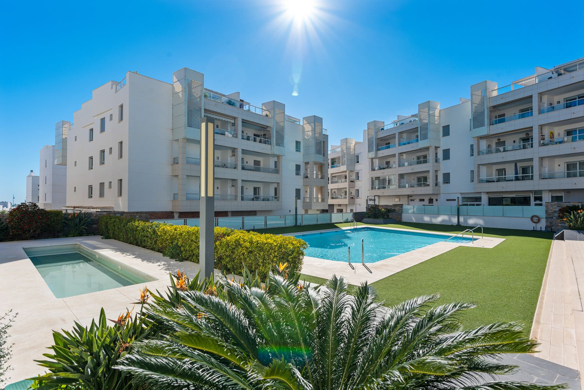 Apartamentos de 3 dormitorios en venta en San Pedro de Alcántara – R5302882 Apartamentos de 3 dormitorios en venta en San Pedro de Alcántara – R5302882