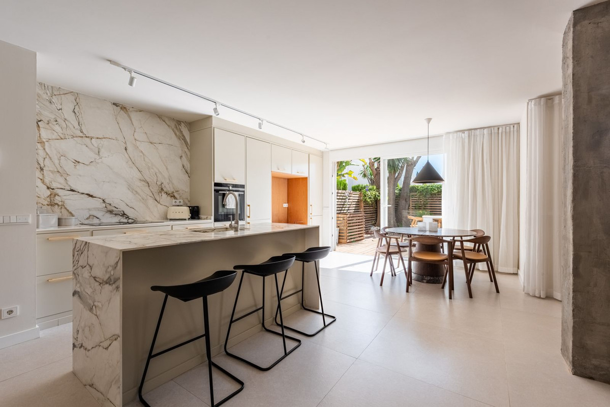 Apartamentos de 3 dormitorios en venta en Nueva Andalucía – R5402278 Apartamentos de 3 dormitorios en venta en Nueva Andalucía – R5402278