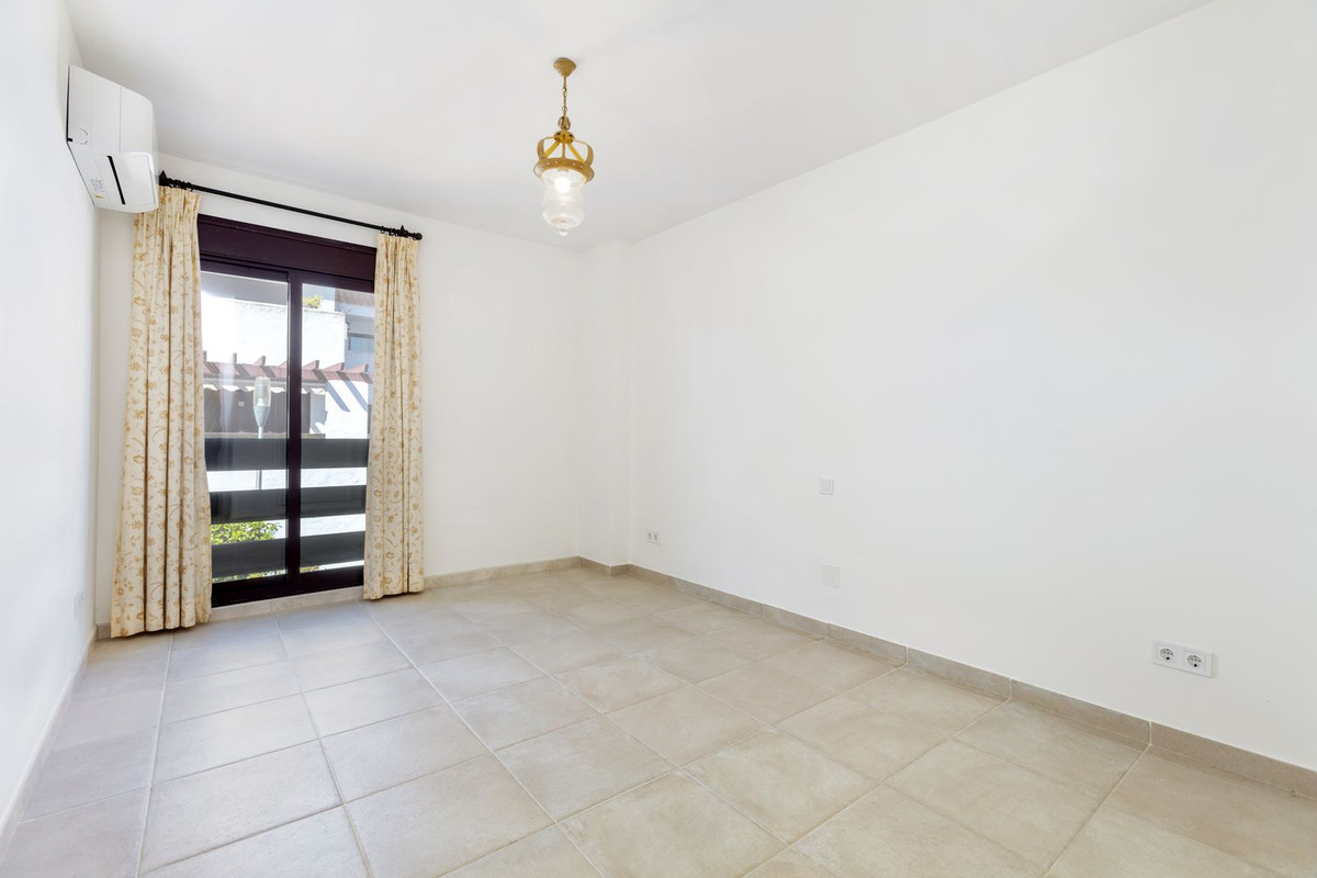 Apartamentos de 3 dormitorios en venta en Nueva Andalucía – R5344102 Apartamentos de 3 dormitorios en venta en Nueva Andalucía – R5344102