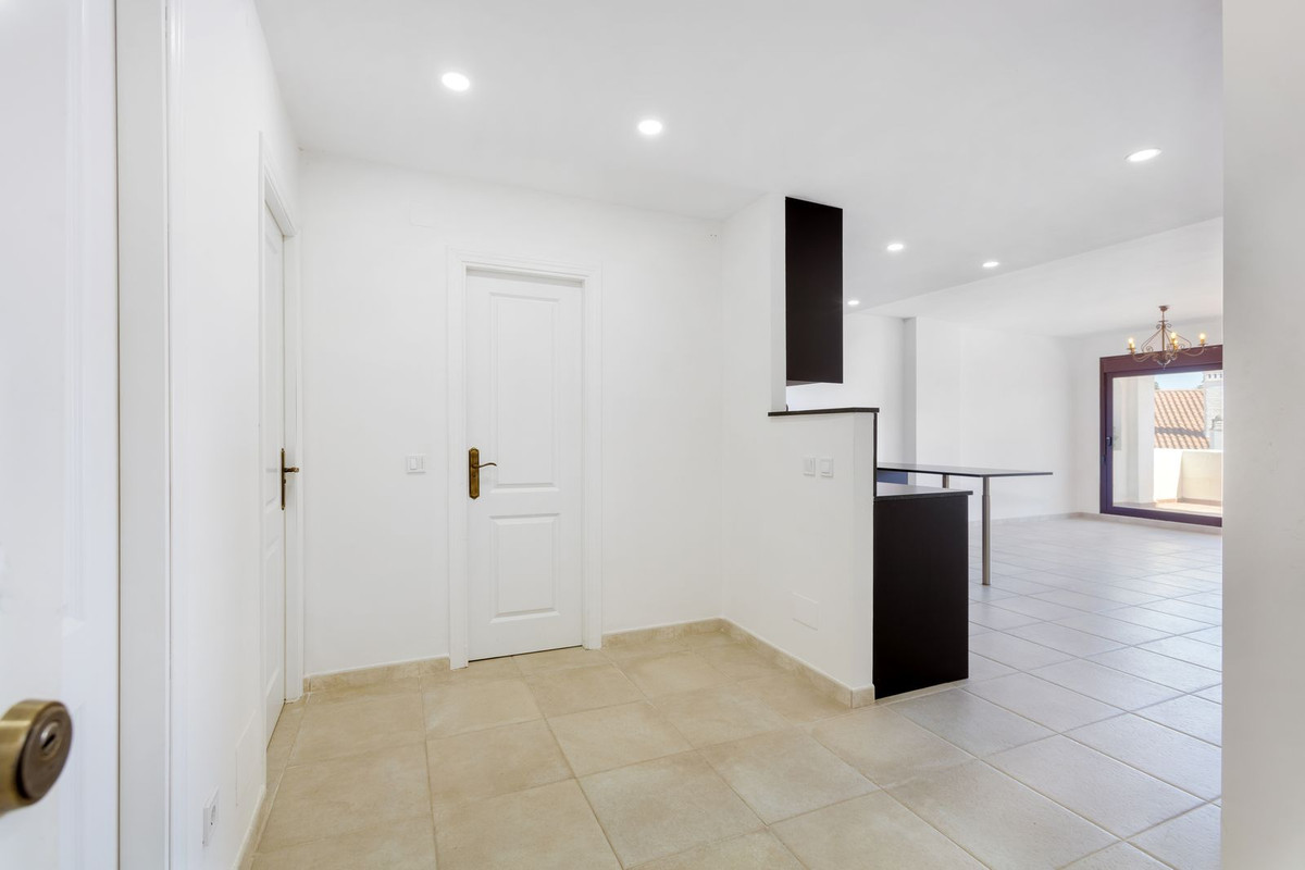Apartamentos de 3 dormitorios en venta en Nueva Andalucía – R5344102 Apartamentos de 3 dormitorios en venta en Nueva Andalucía – R5344102