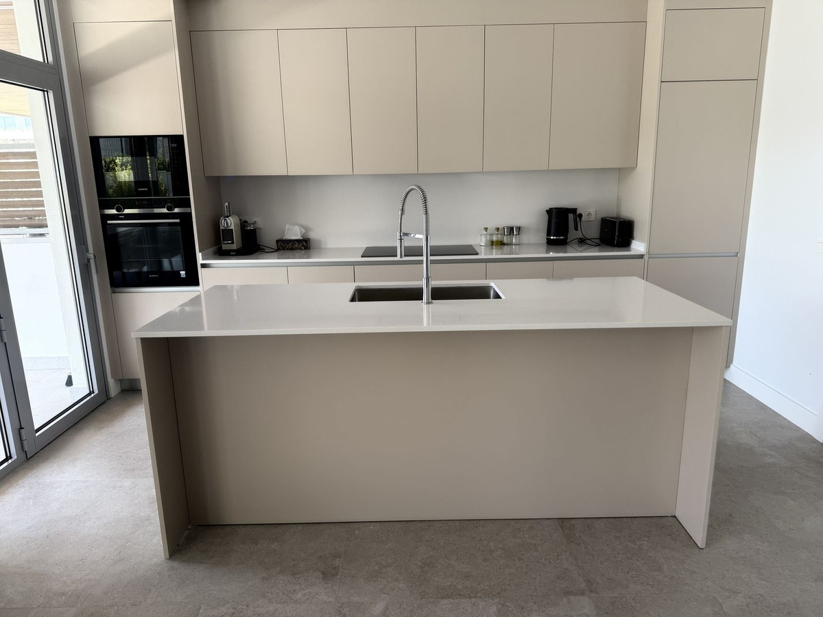 Apartamentos de 4 dormitorios en venta en Marbella – R5250190 Apartamentos de 4 dormitorios en venta en Marbella – R5250190