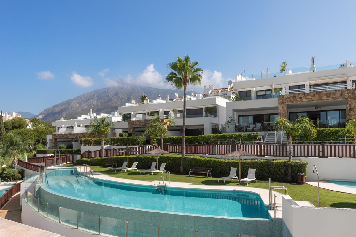 Adosados de 3 dormitorios en venta en Milla de Oro – R5412229 Adosados de 3 dormitorios en venta en Milla de Oro – R5412229