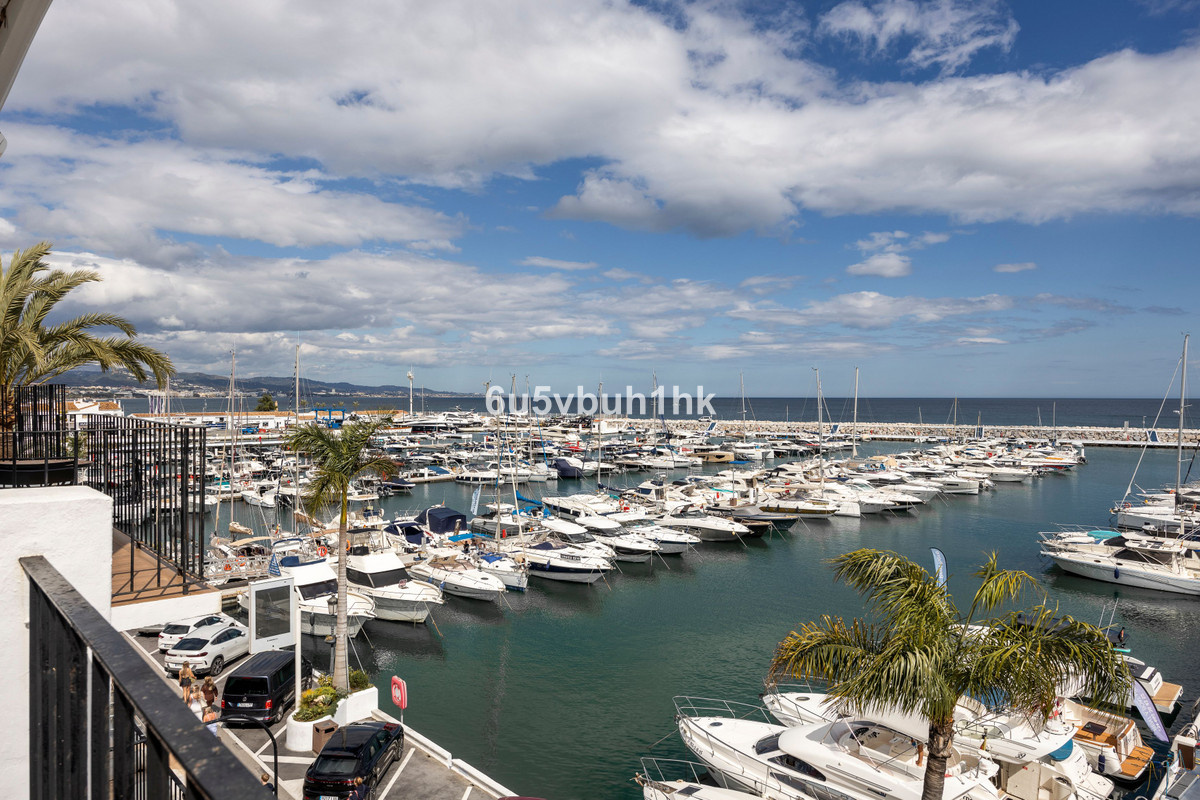 2 bedroom Penthouses for sale in Puerto Banús – R5041645 2 bedroom Penthouses for sale in Puerto Banús – R5041645