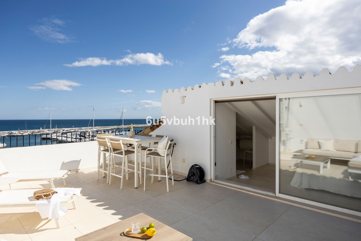 2 bedroom Penthouses for sale in Puerto Banús – R5041645 2 bedroom Penthouses for sale in Puerto Banús – R5041645