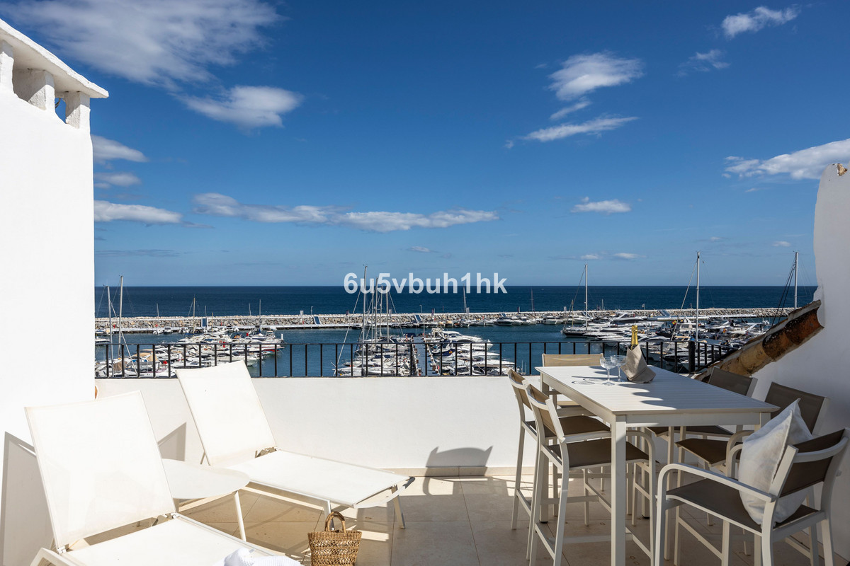 2 bedroom Penthouses for sale in Puerto Banús – R5041645 2 bedroom Penthouses for sale in Puerto Banús – R5041645