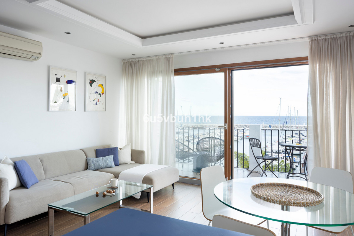 2 bedroom Penthouses for sale in Puerto Banús – R5041645 2 bedroom Penthouses for sale in Puerto Banús – R5041645