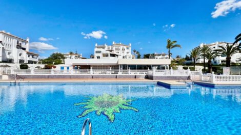 2 bedroom Apartments for sale in Elviria – R5432239