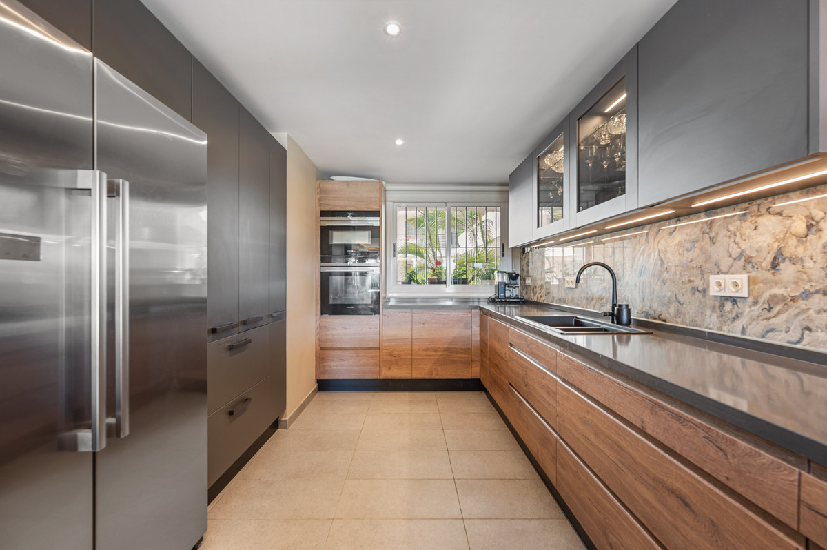 Apartamentos de 4 dormitorios en venta en Guadalmina Alta – R5349172 Apartamentos de 4 dormitorios en venta en Guadalmina Alta – R5349172